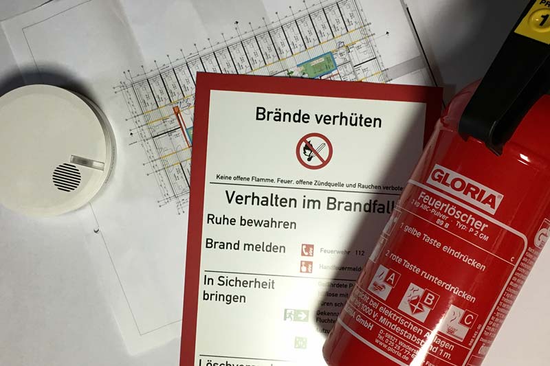 Feuerlöscher und Rauchmelder der Firma Küchemann GmbH aus Hardegsen